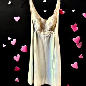 Vintage Hollywood Vassarette 80’s Lingerie Nightgown Empire Waist Sash Womens 34